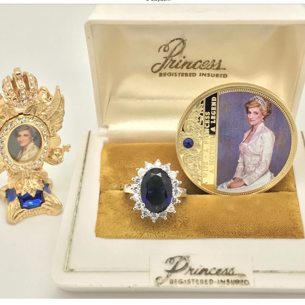 ❤️ Absolutely Stunning, Princess Diana Style Inspired Sapphire ringMemorial Coin